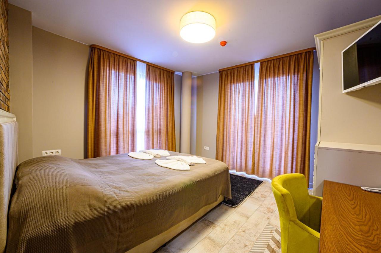 Antique Boutique Hotel Pavel Banya Extérieur photo