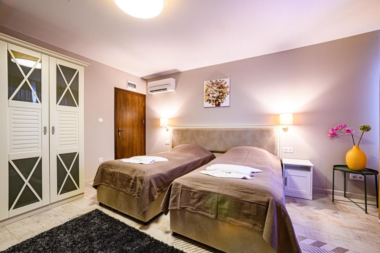 Antique Boutique Hotel Pavel Banya Extérieur photo