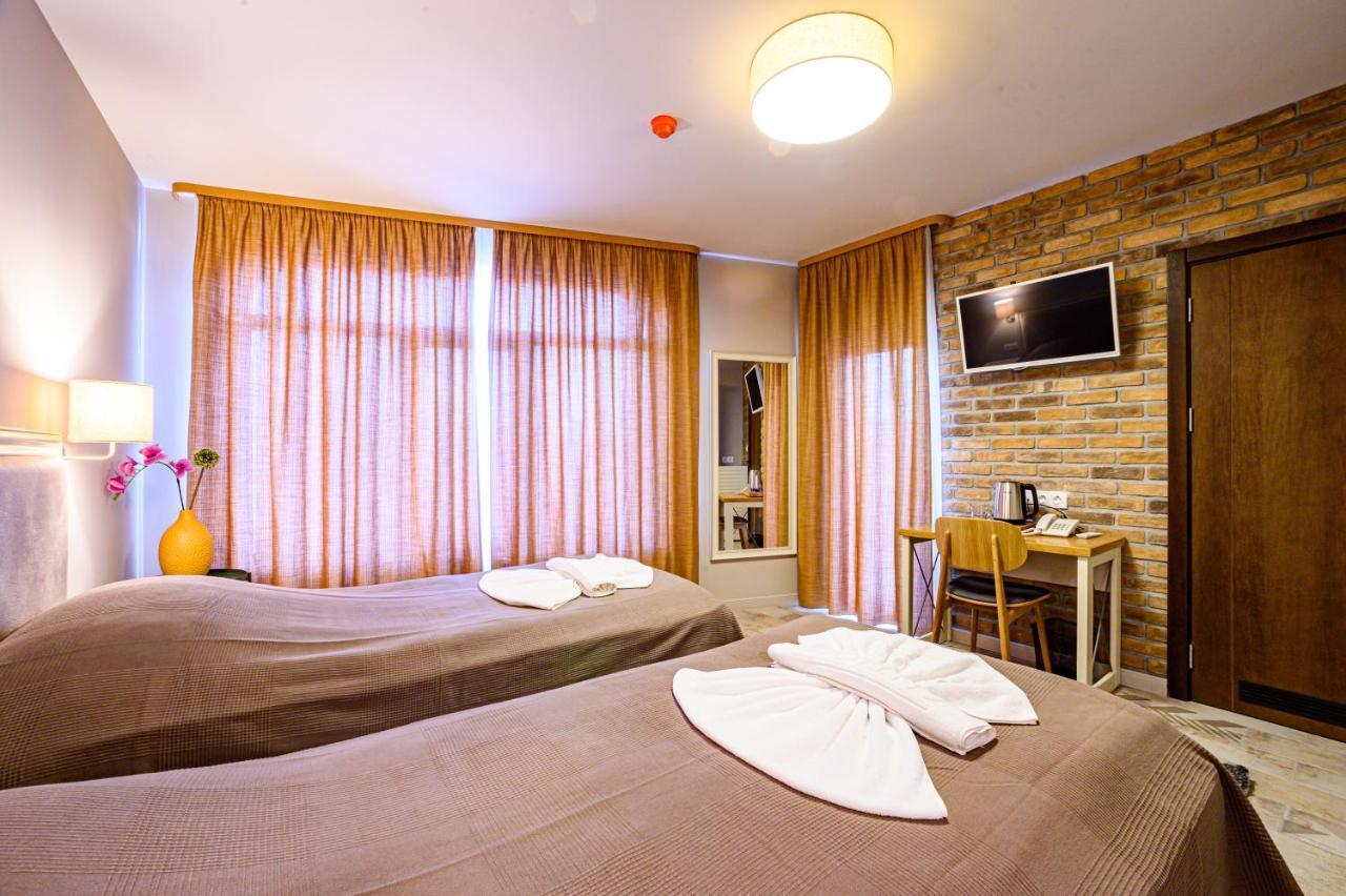 Antique Boutique Hotel Pavel Banya Extérieur photo